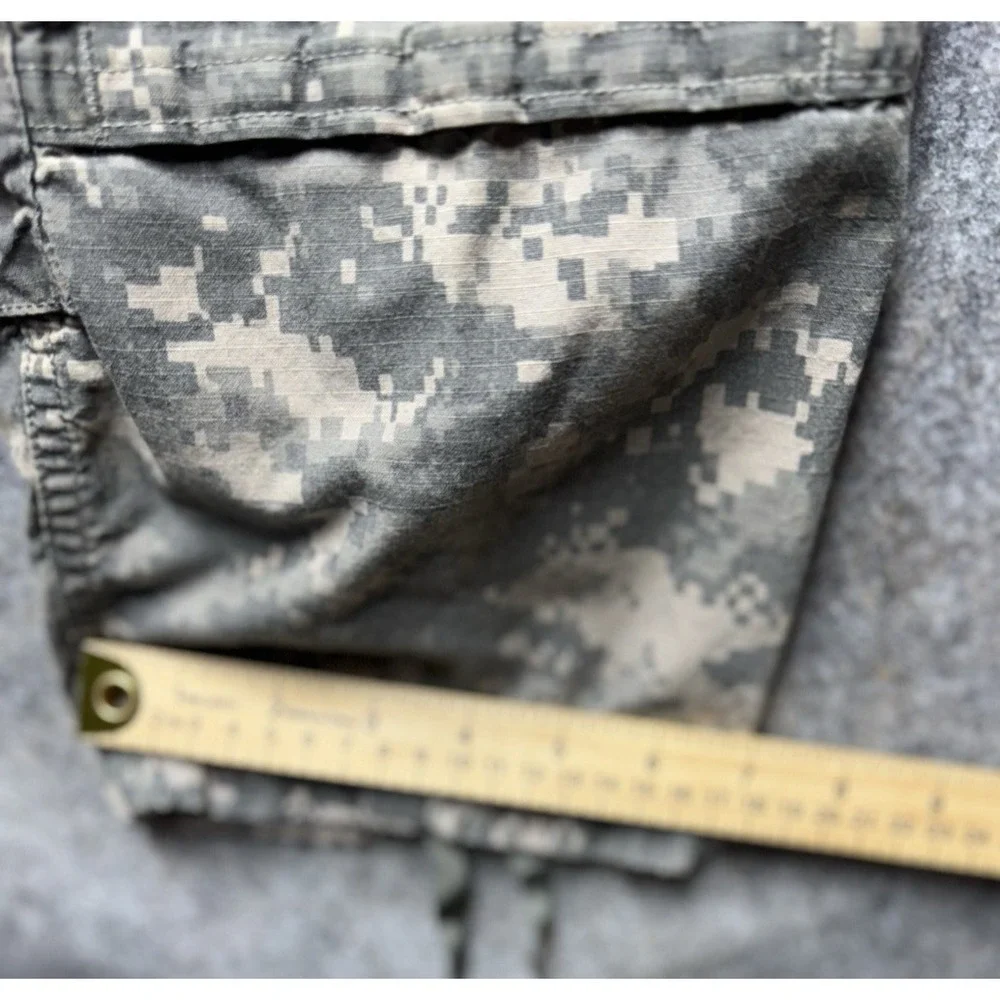 US‎ Army ACU Pants Mens Medium Short UCP Digital Camo Ripstop Cargo Stained USGI